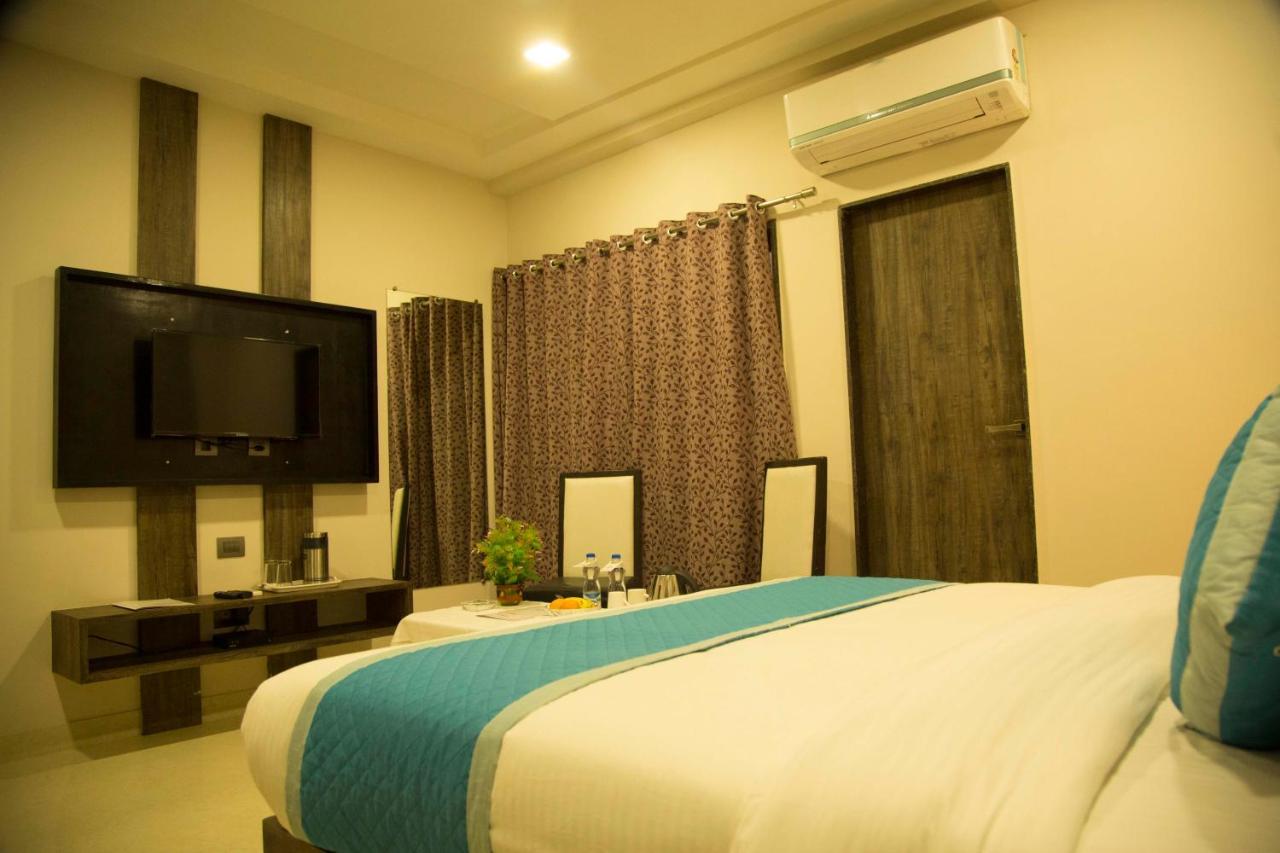 Hotel The Mewar Dabok Exterior photo